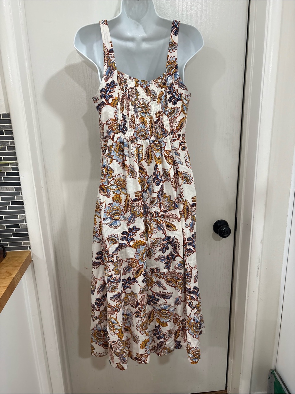 Floral linen Square-Neck Midi Dress in Cream and Blue - Picture 6 of 8